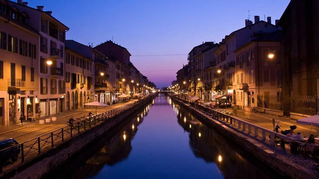 Laura'S Home - I Navigli Che Vorrei Milan 0*,